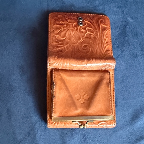 Patricia Nash Tan Leather Kiss-Lock Coin Wallet - Picture 6 of 9